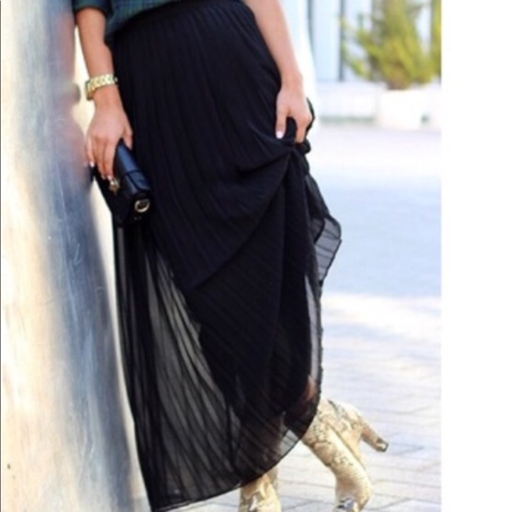 Zara Black Pleated Layered Maxi Skirt